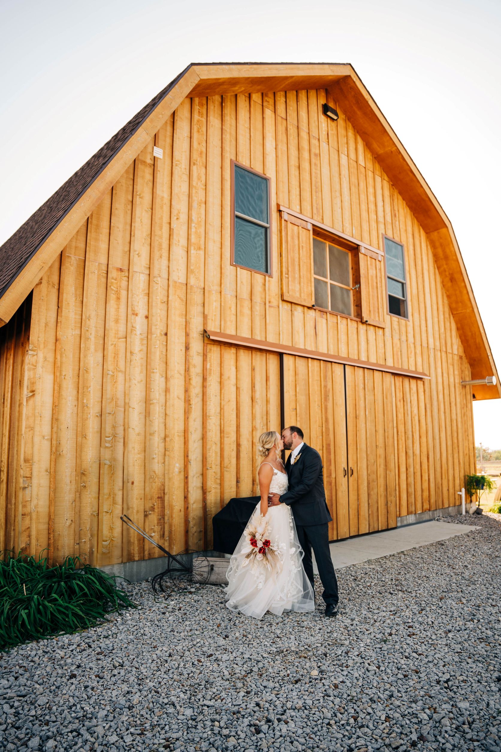 Prairie Ridge Barn - Kansas Wedding Venues